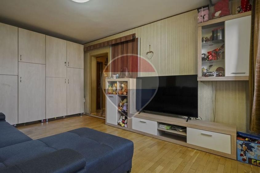 Apartament cu 3 camere decomandat în Rahova