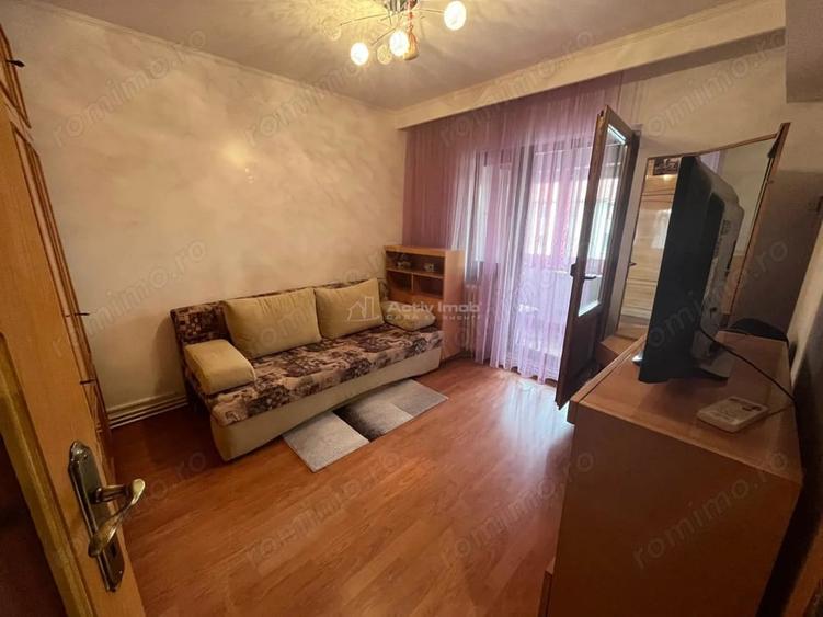 Apartament cu 2 camere decomandat, mobilat în Sud