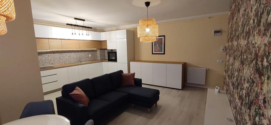 Apartament cu 2 camere semidecomandat, mobilat în Florești