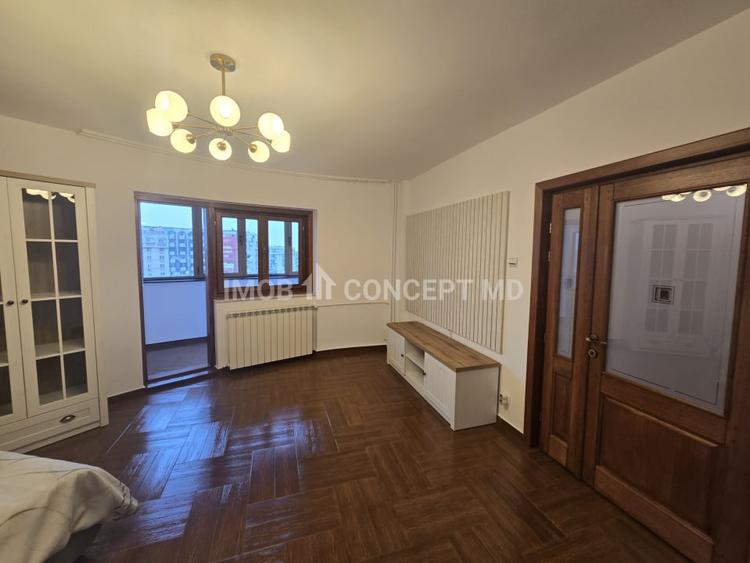 Apartament cu 2 camere decomandat, mobilat în Republicii