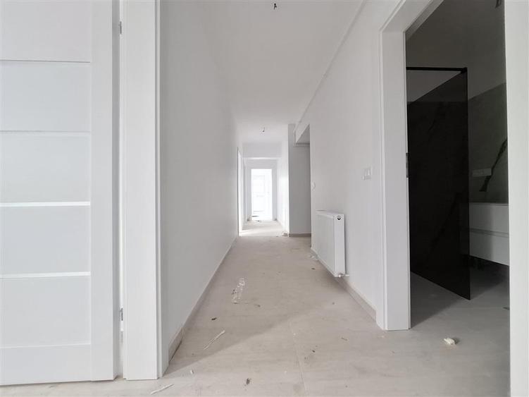 Apartament cu 3 camere decomandat în Galata