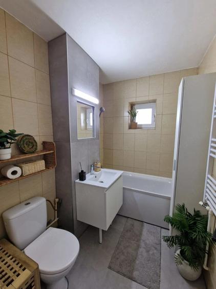 Apartament cu 2 camere decomandat în Central