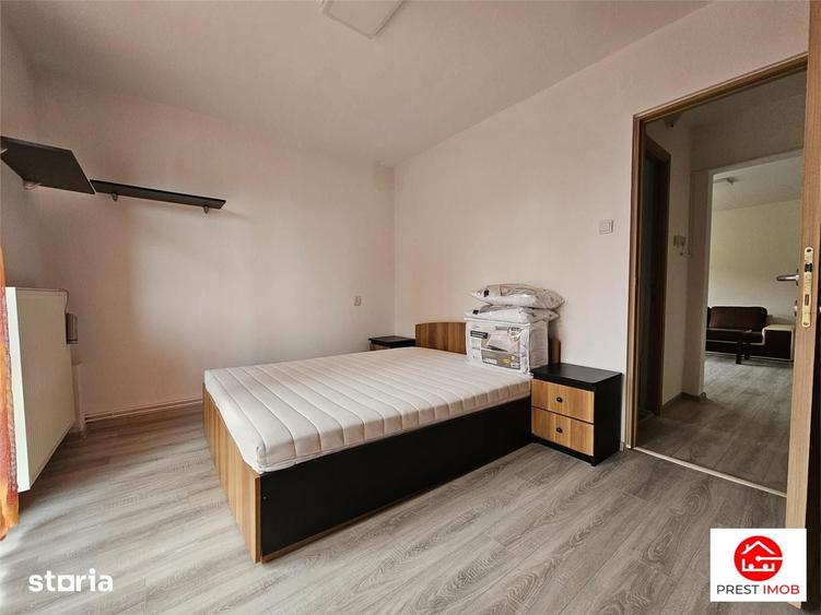 Apartament cu 2 camere semidecomandat în 22 Decembrie 1989