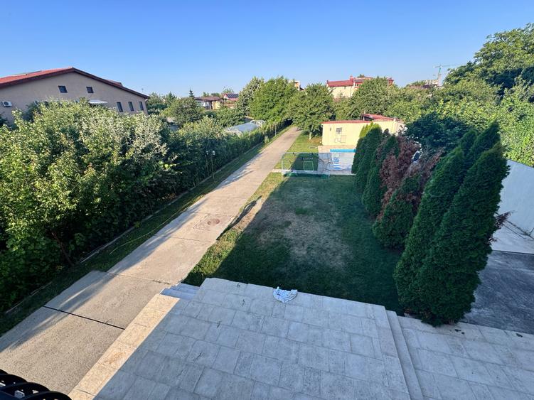 Casă individuală cu 6 camere cu Piscina în Metalurgiei