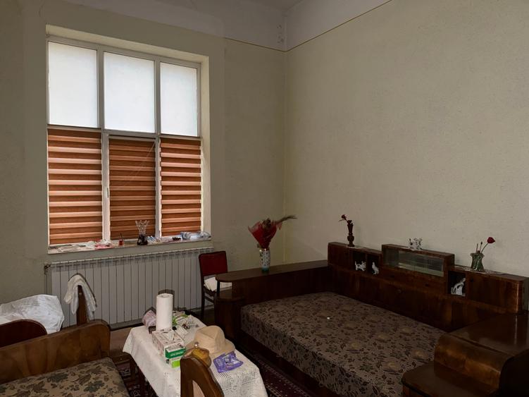 Casă individuală cu 4 camere cu Teren 1165 Mp în Central