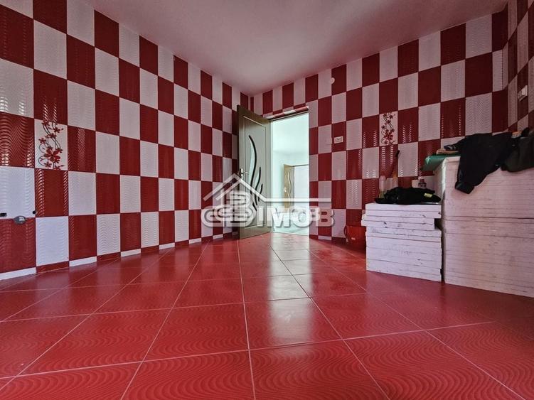 Casă cu 2 camere cu Canalizare în Central
