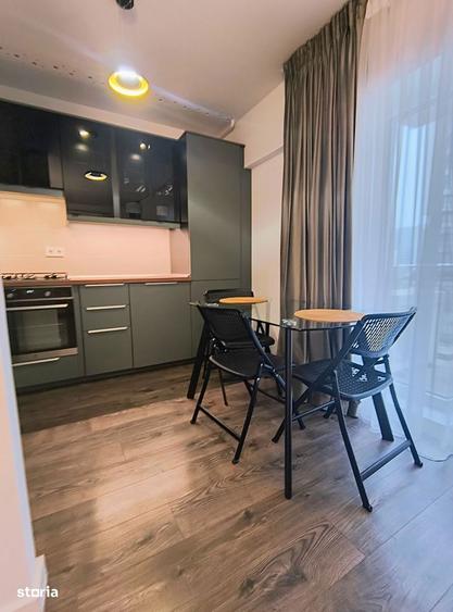 Apartament cu 3 camere, mobilat în Tei