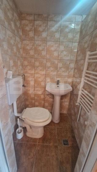 Casă individuală cu 5 camere cu Canalizare în Centrul Civic