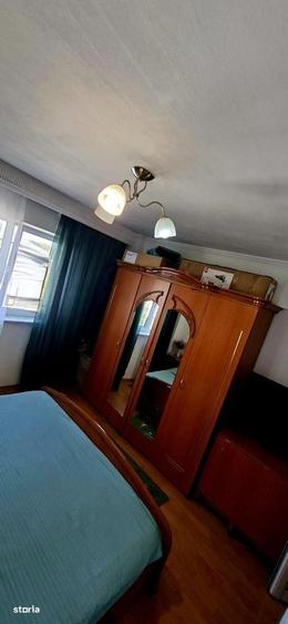 Apartament cu 3 camere decomandat în Trivale