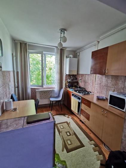 Apartament cu 2 camere semidecomandat în Petros