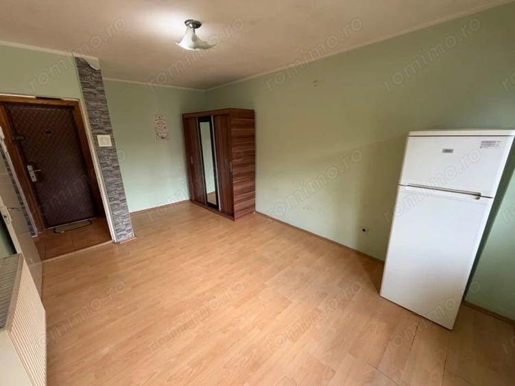 Garsonieră decomandată în Central