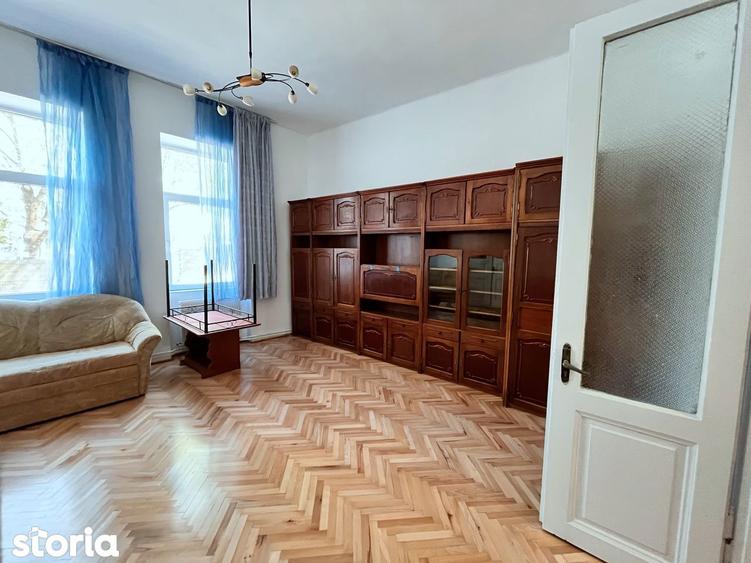 Casă cu 4 camere decomandat cu Canalizare în Gruia