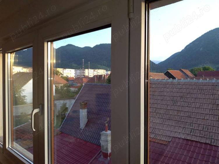 Casă cu 6 camere în Zărnești