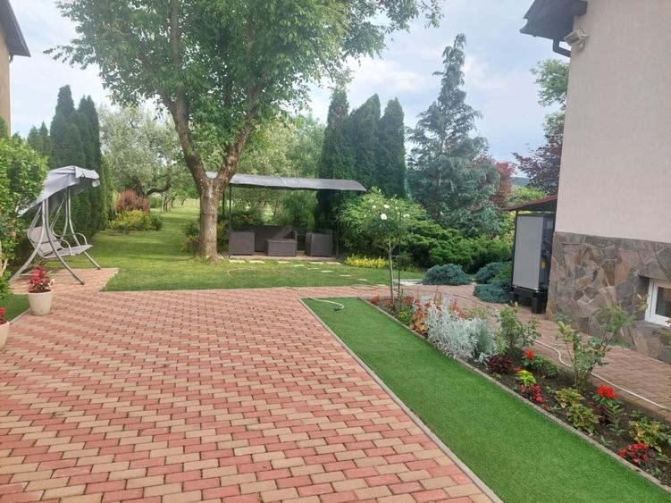 Duplex cu 5 camere cu Canalizare în Crăciunești