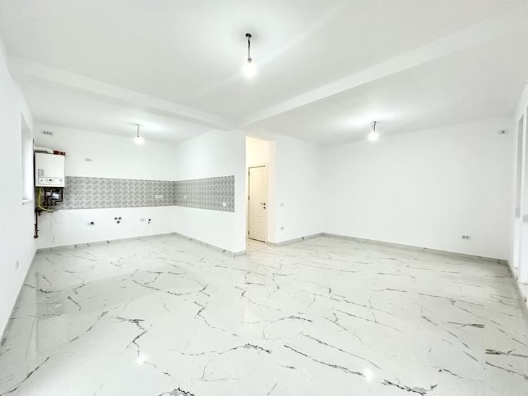 Duplex cu 5 camere cu Canalizare în Dumbrăvița