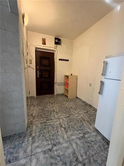 Garsonieră decomandată, mobilată în Titan