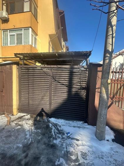 Apartament cu 3 camere semidecomandat în Apărătorii Patriei