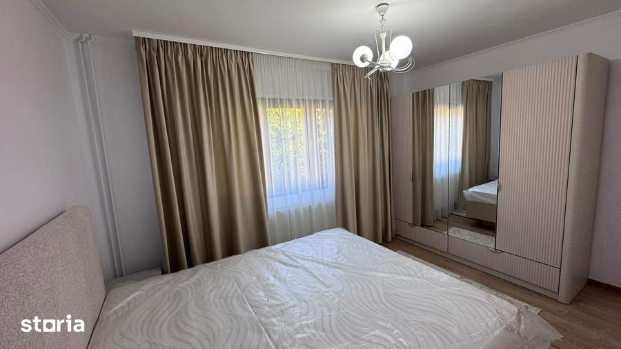 Apartament cu 4 camere semidecomandat în Central
