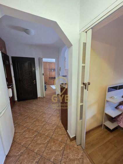 Apartament cu 2 camere decomandat, mobilat în Decebal