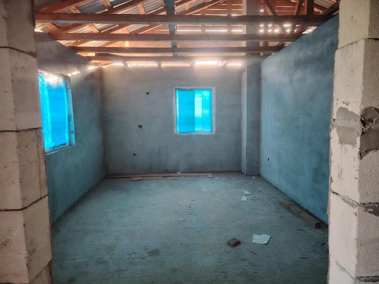 Casă cu 2 camere cu Teren 900 Mp în Târlele Filiu