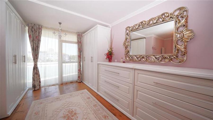 Apartament cu 3 camere decomandat în Iosia