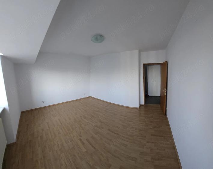 Apartament cu 2 camere decomandat în P-ța Victoriei