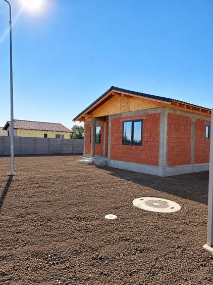 Casă cu 3 camere în Leș