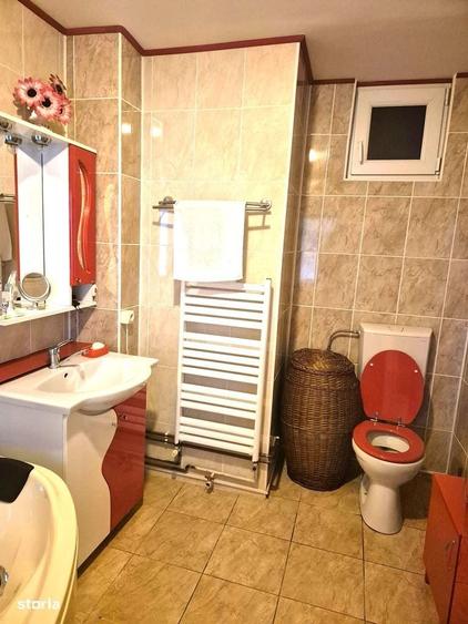 Apartament cu 4 camere decomandat în Central