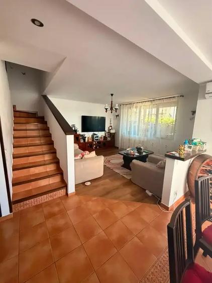 Duplex cu 6 camere cu Canalizare în Mogoșoaia