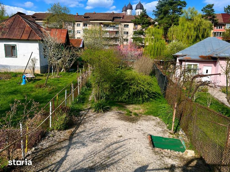 Casă cu 2 camere cu Teren 650 Mp în Central