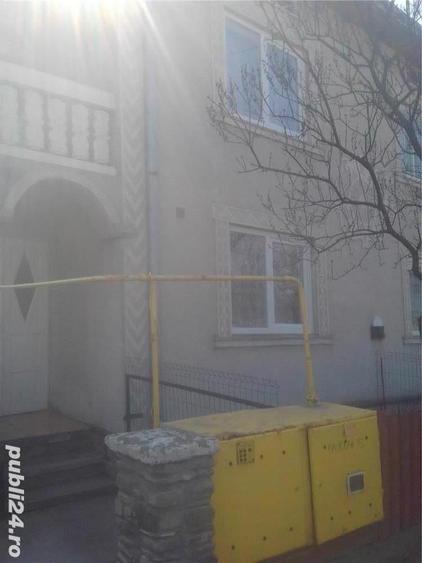 Casă cu 6 camere cu Teren 250 Mp în Capu Câmpului
