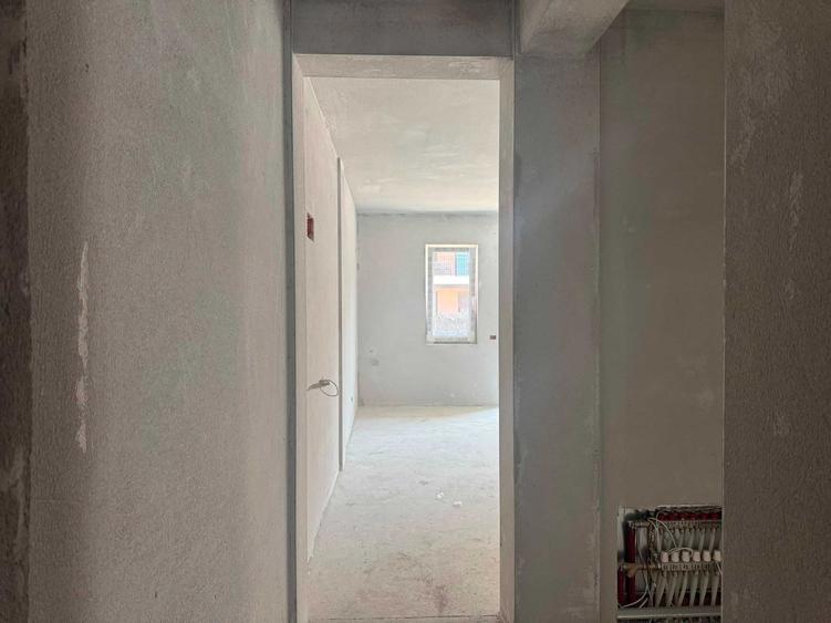 Apartament cu 2 camere semidecomandat în Giroc