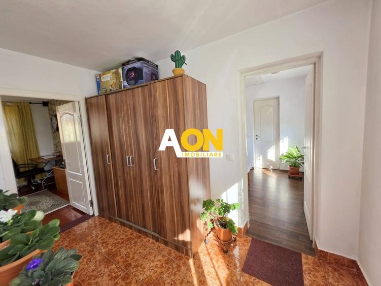 Casă individuală cu 5 camere cu Canalizare în Central