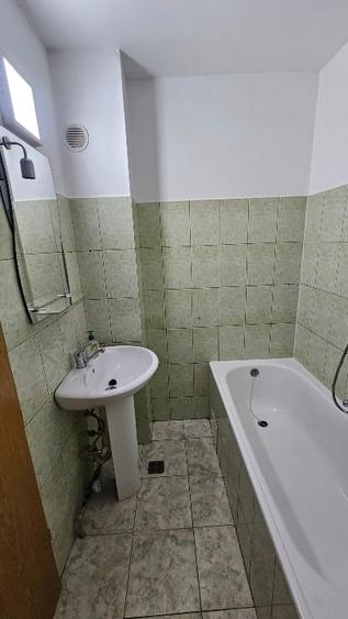 Apartament cu 2 camere decomandat, mobilat în Ostroveni