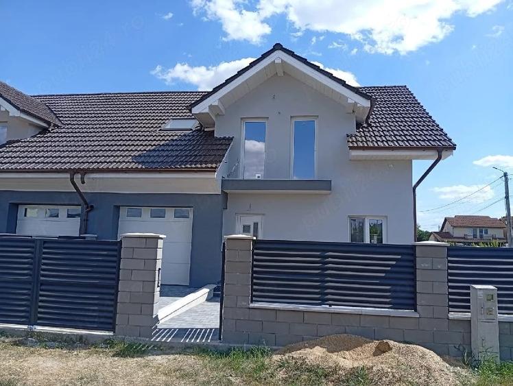 Casă cu Teren 238 Mp în Sânandrei