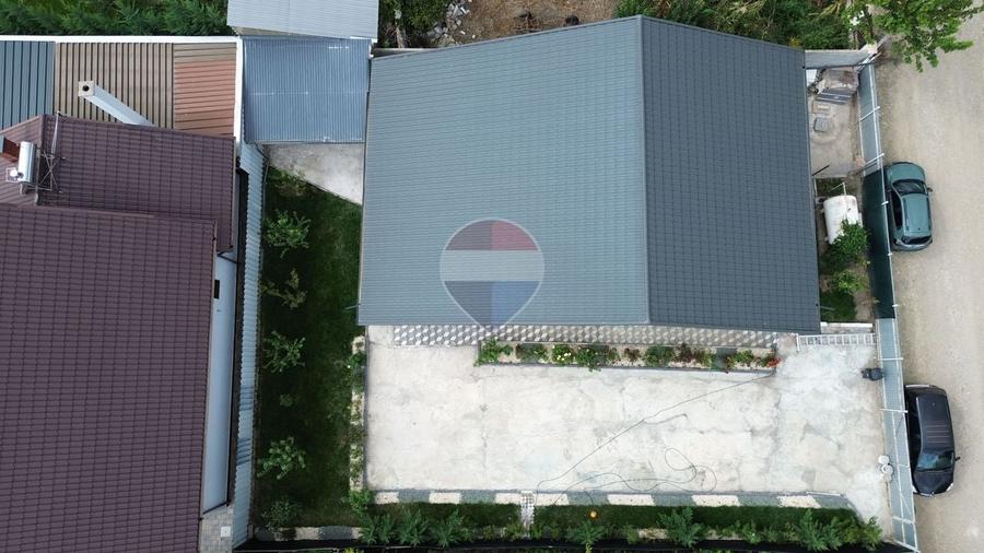 Casă individuală cu 4 camere cu Teren 492 Mp în Vânători