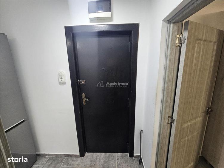 Garsonieră decomandată, mobilată în Micro IV