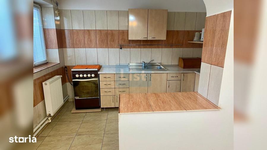 Casă cu 8 camere cu Teren 20 Mp în Mircea Vodă