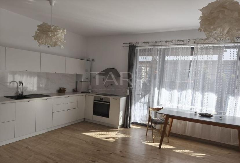 Duplex cu 4 camere cu Canalizare în Florești