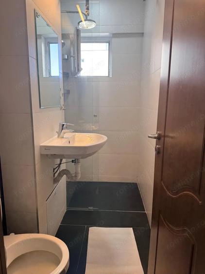 Apartament cu 4 camere decomandat în Tudor
