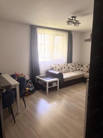 Apartament cu 2 camere decomandat în Tractorul