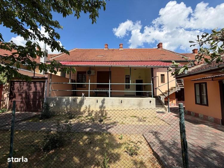 Casă cu 4 camere cu Canalizare în Central