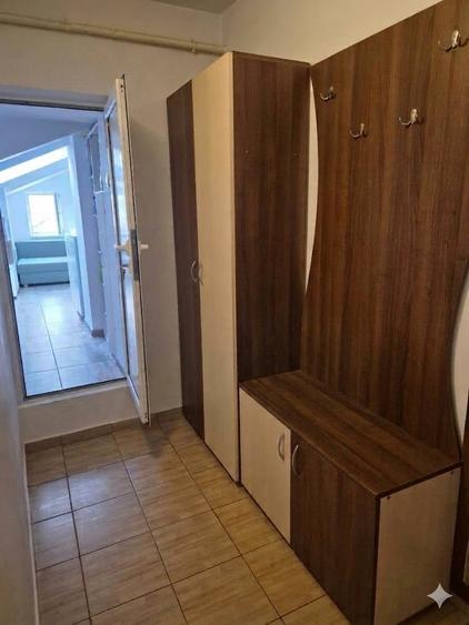 Garsonieră decomandată, mobilată în Nicolina