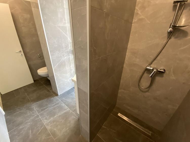 Apartament cu 3 camere decomandat, mobilat în Dumbrăvița