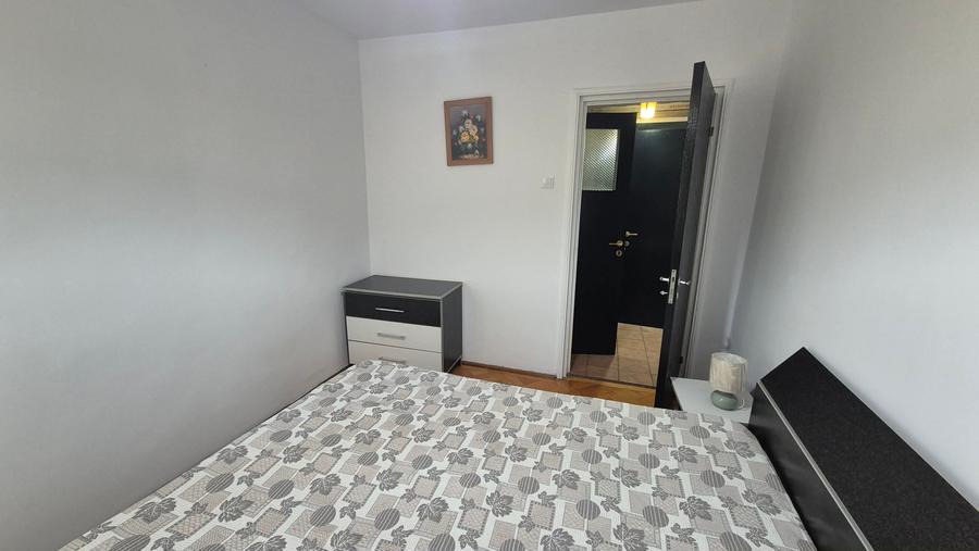 Apartament cu 2 camere decomandat în Teiul Doamnei