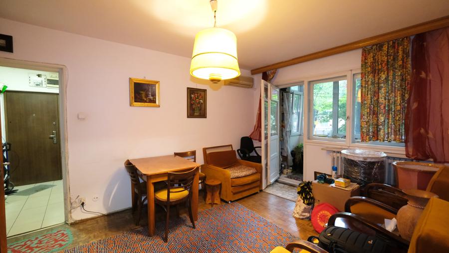 Apartament cu 4 camere în Berceni