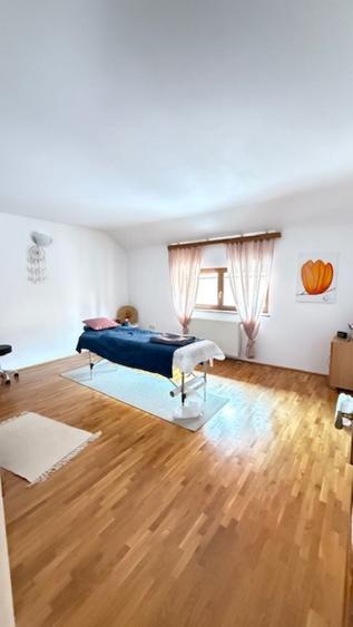 Casă individuală cu 3 camere cu Canalizare în Central