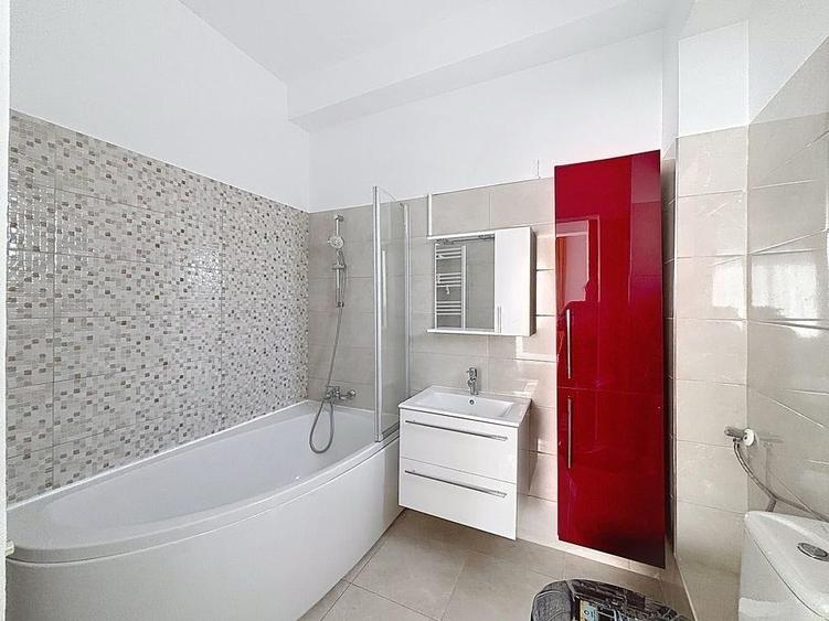 Apartament cu 3 camere semidecomandat în Gorjului