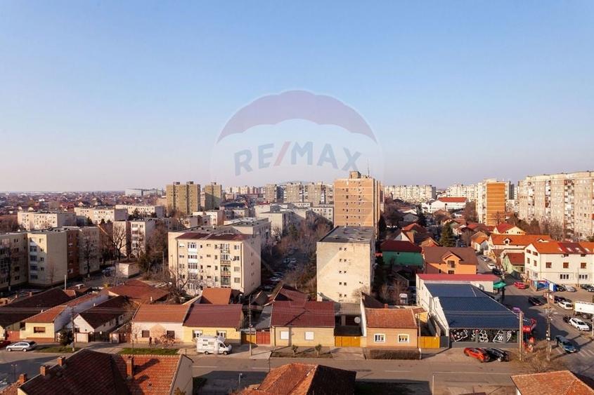 Apartament cu 3 camere decomandat, mobilat în Aurel Vlaicu