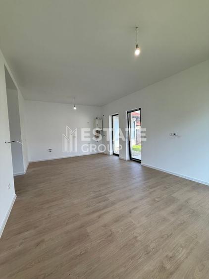 Duplex cu 4 camere cu Canalizare în Moșnița Nouă